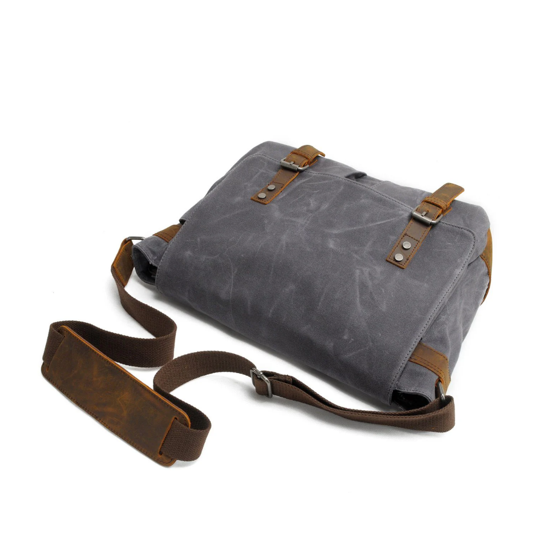 Drake Waxed Canvas Messenger